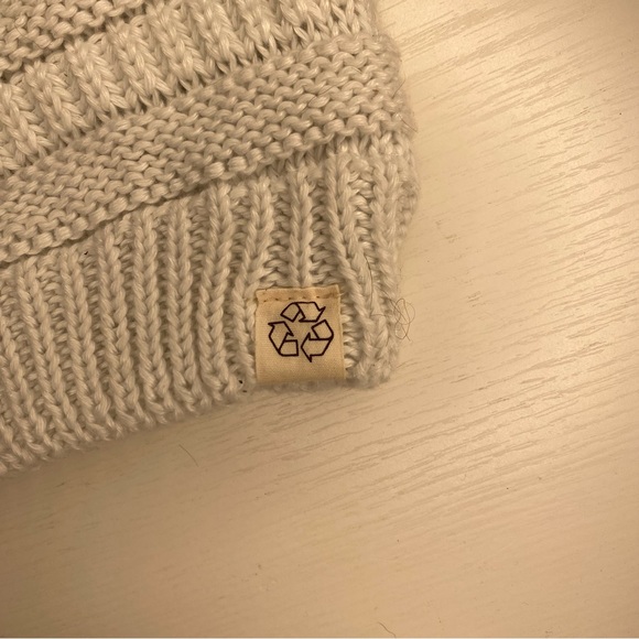 Super cute, thick and warm soft off white beanie. - Picture 4 of 4